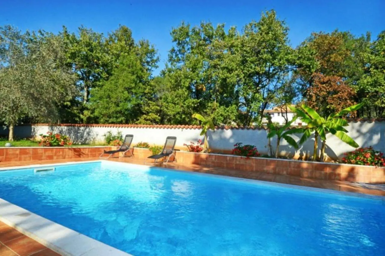 Family Friendly Apartments With A Swimming Pool Valica, Umag - 21926
