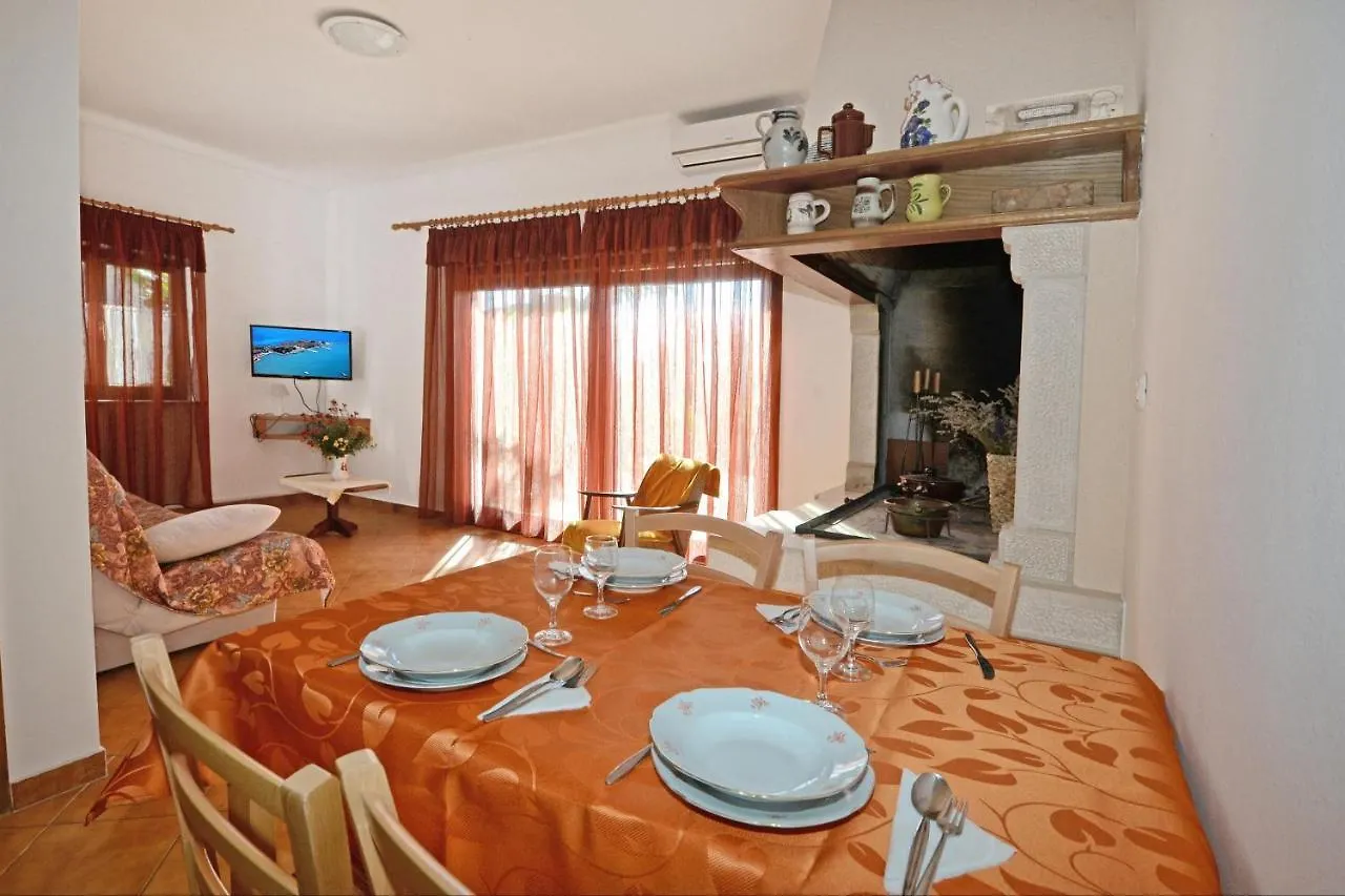 Family Friendly Apartments With A Swimming Pool Valica, Umag - 21926 0*,