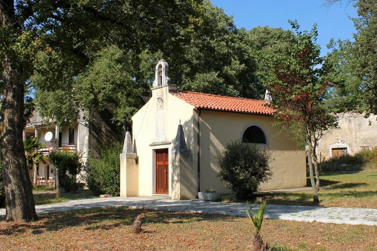 Family Friendly Apartments With A Swimming Pool Valica, Umag - 21926 Hırvatistan